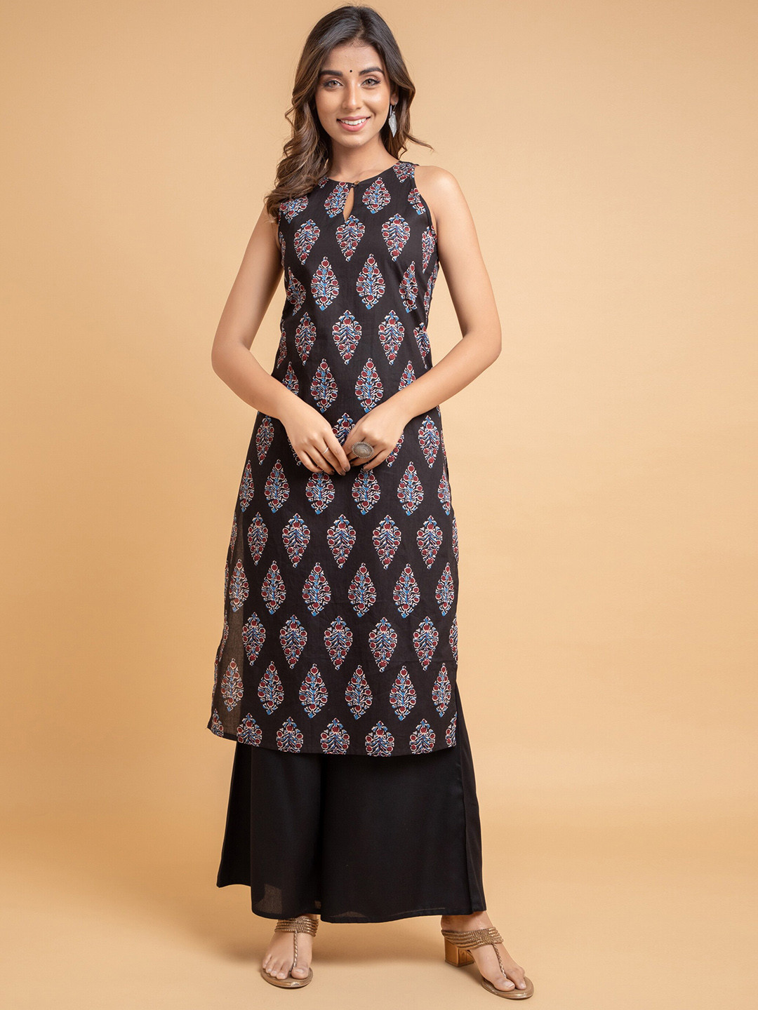 

SUTI Ethnic Motifs Printed Sleeveless Cotton Kurta, Black