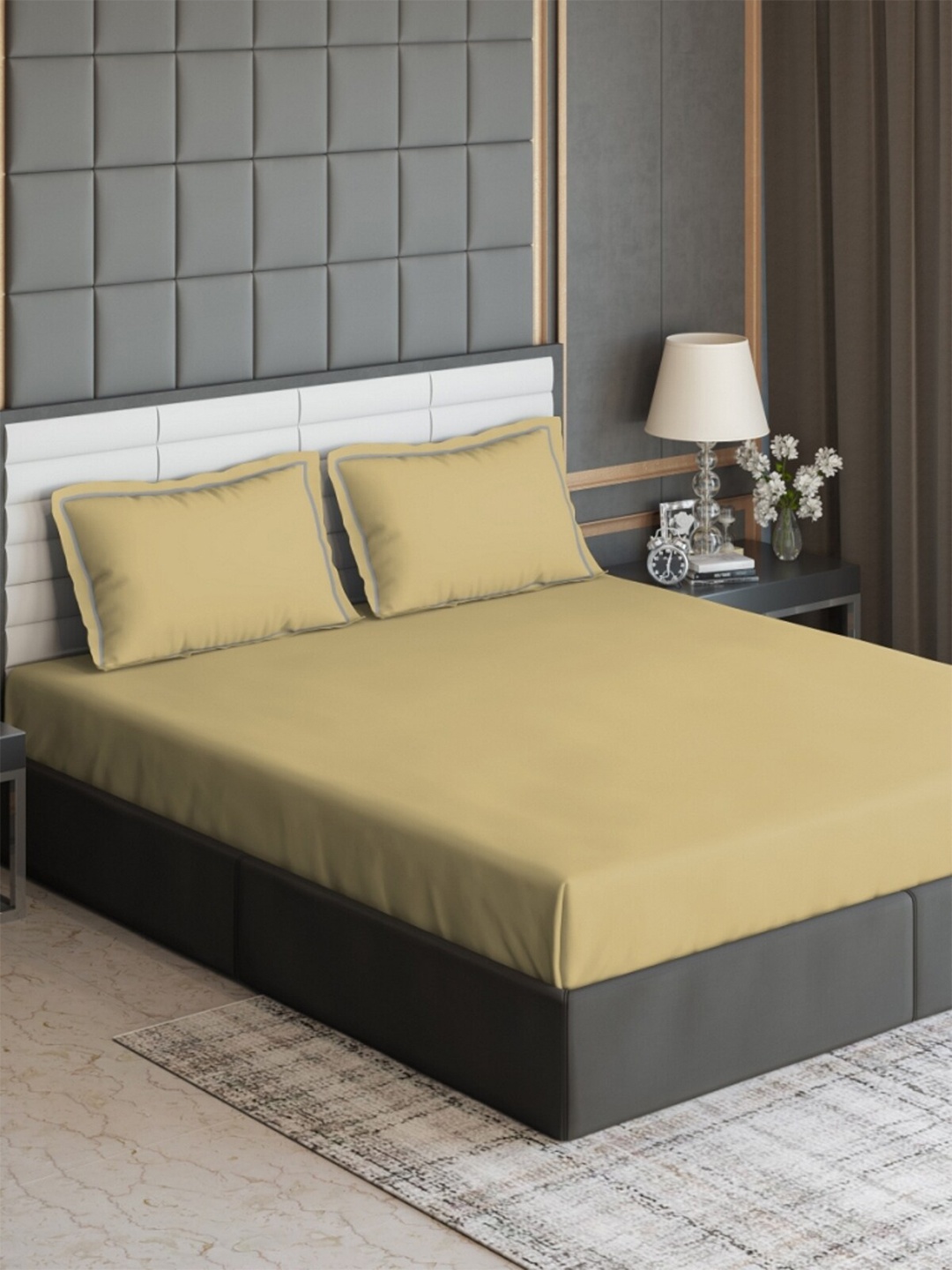 

DDecor Live Beautiful Brown 300 TC Cotton King Bedsheet With 2 Pillow Covers