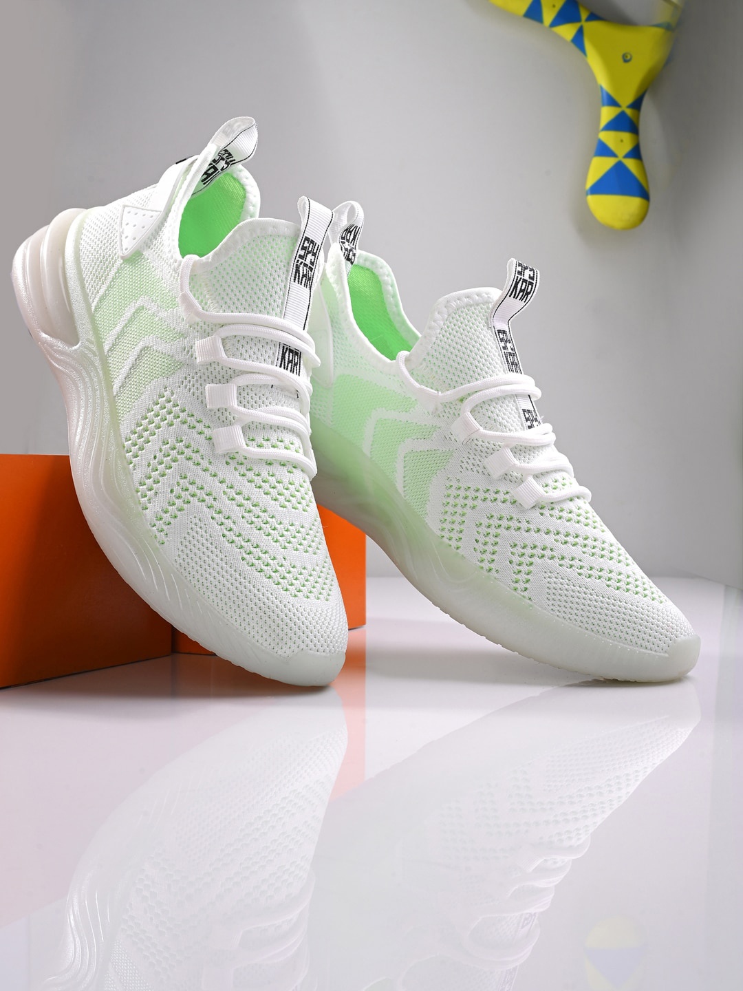 

SPYKAR Men Woven Design Sneakers, White