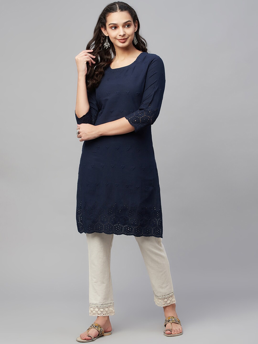 

AMIRAS INDIAN ETHNIC WEAR Floral Embroidered Pure Cotton Kurta with Trousers, Navy blue