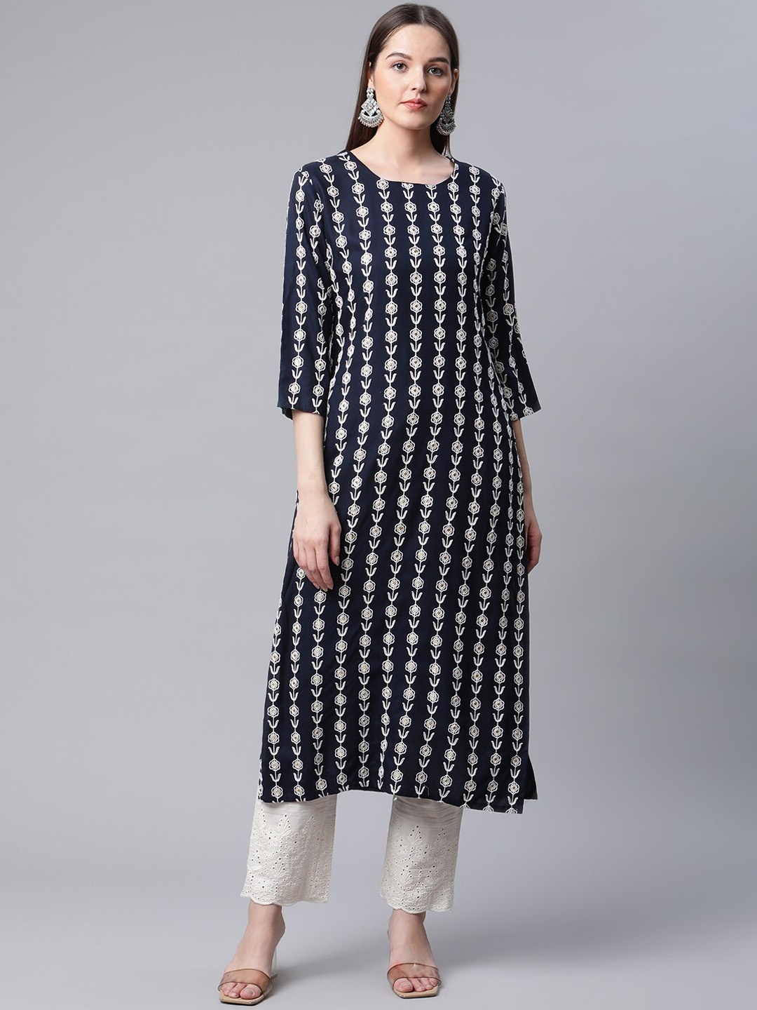 

AMIRAS INDIAN ETHNIC WEAR Floral Embroidered Kurta with Trousers, Navy blue