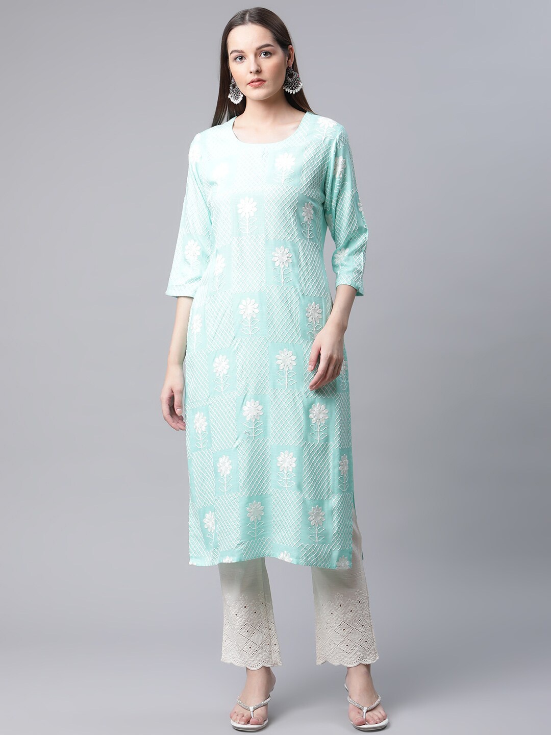 

AMIRAS INDIAN ETHNIC WEAR Floral Embroidered Kurta with Trousers, Blue