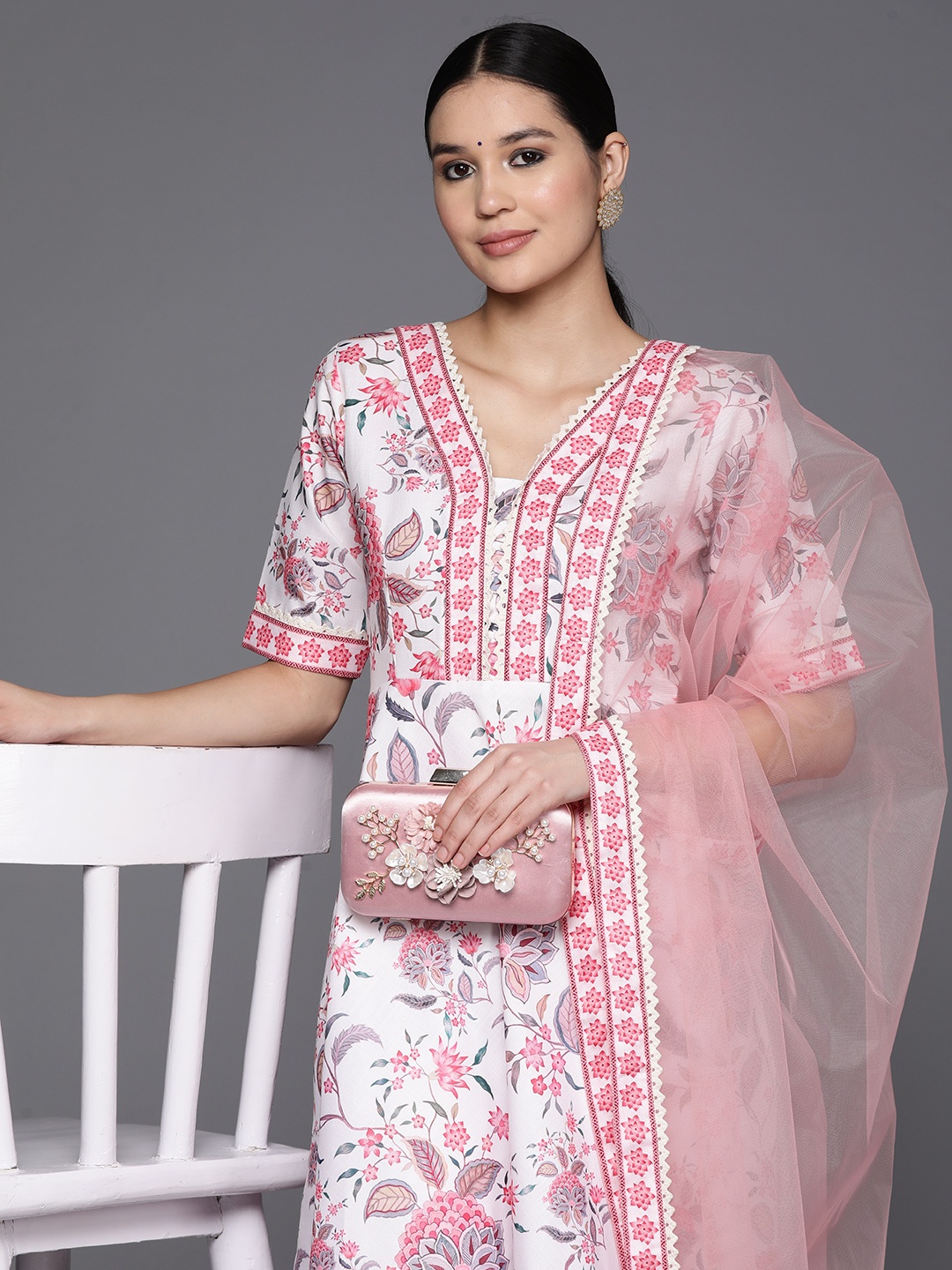 

Inddus Women Floral Printed Regular Kurta with Trousers & Dupatta, Pink