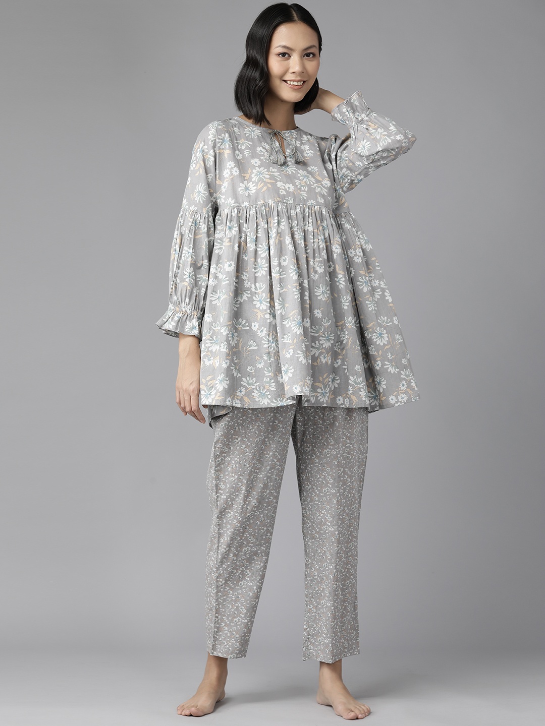 

Prakrti Women Printed Cotton Night suit, Grey