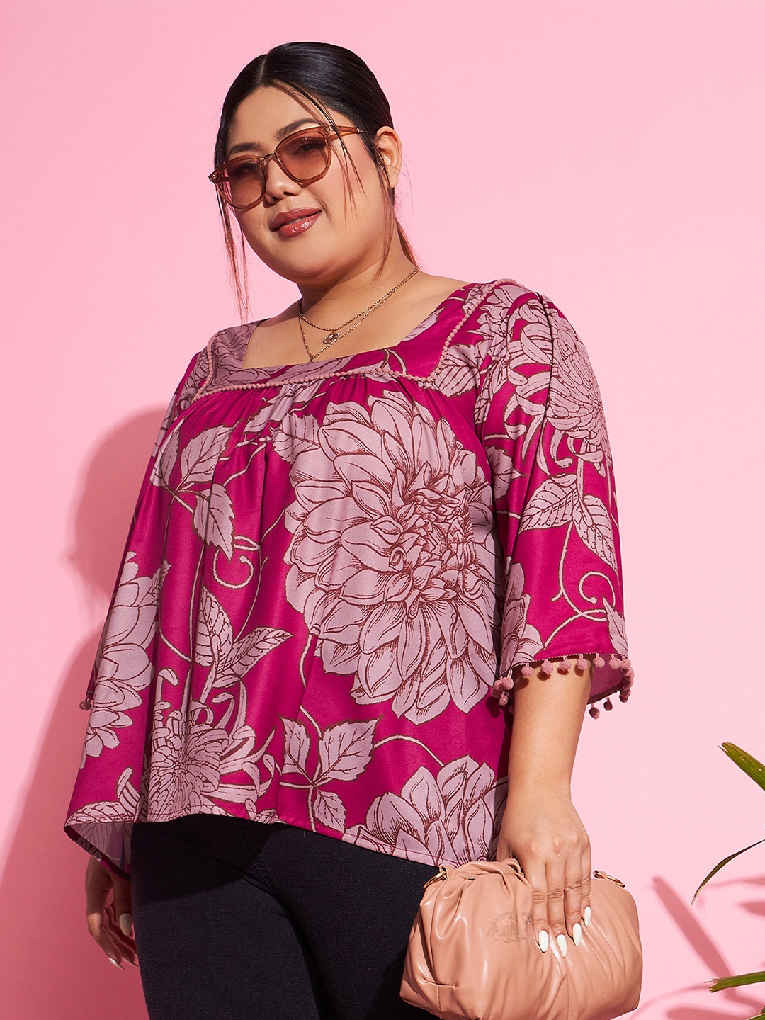 

SASSAFRAS Curve Plus Size Magenta Floral Printed Square Neck Top