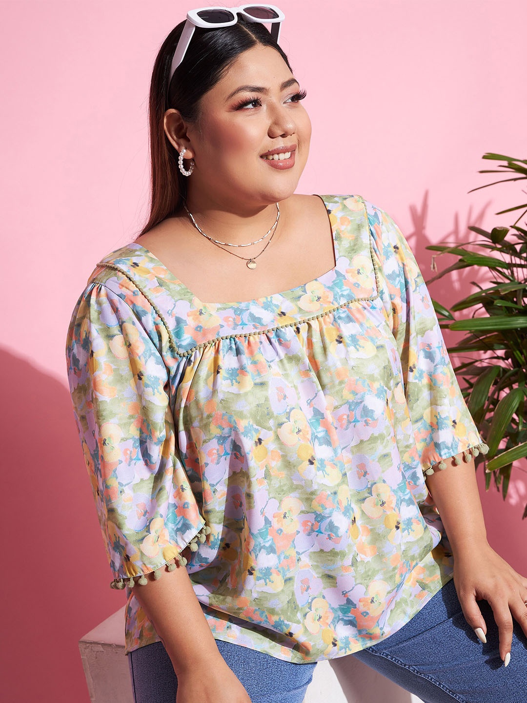 

SASSAFRAS Curve Plus Size Square Neck Floral Printed Top, Green