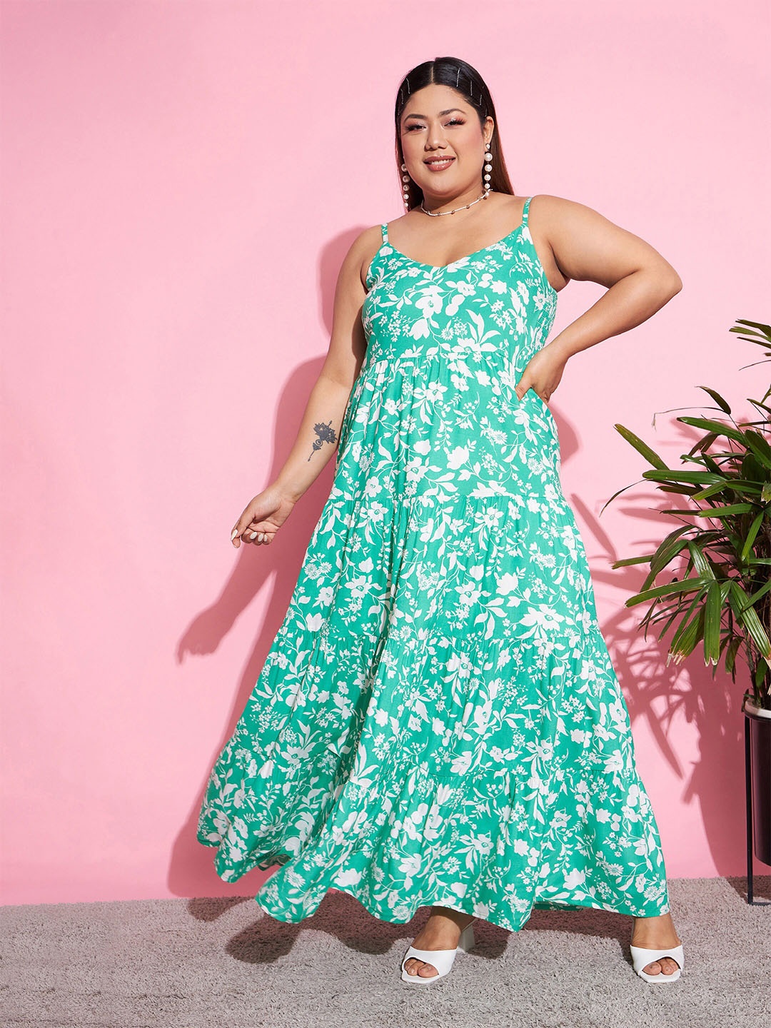 

SASSAFRAS Curve Women Plus Size Sea Green Floral Print Tiered Maxi Dress