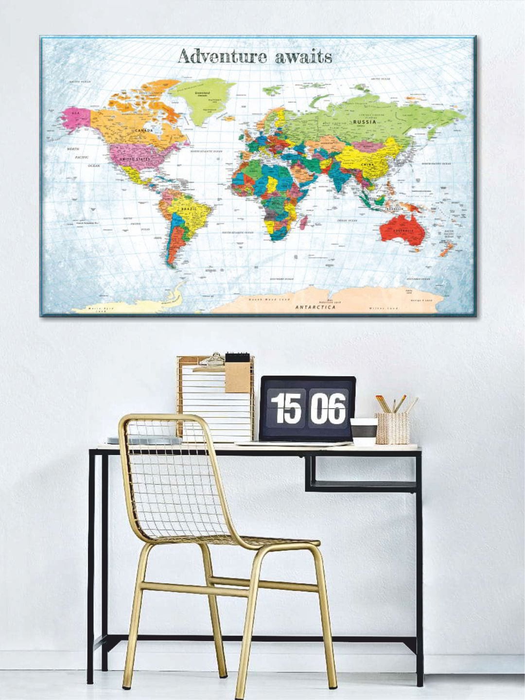 

POSTERS AND TRUSS Blue World Map Wall Art