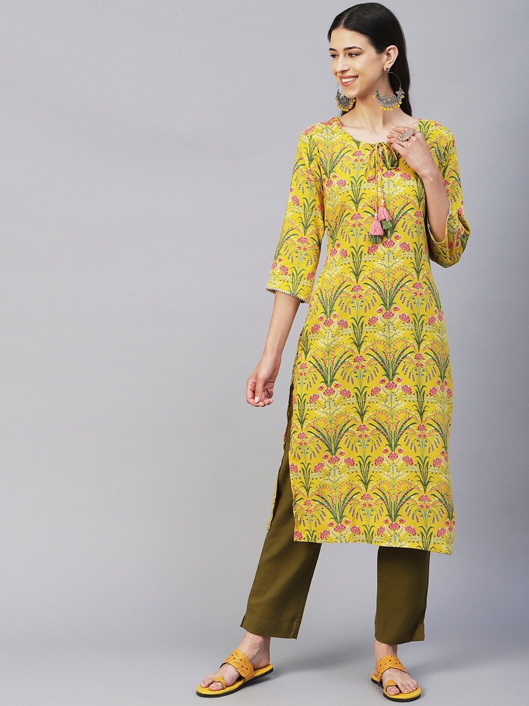 

FASHOR Yellow & Green Floral Printed Gotta Patti Tie-Up Neck Kurta, Mustard