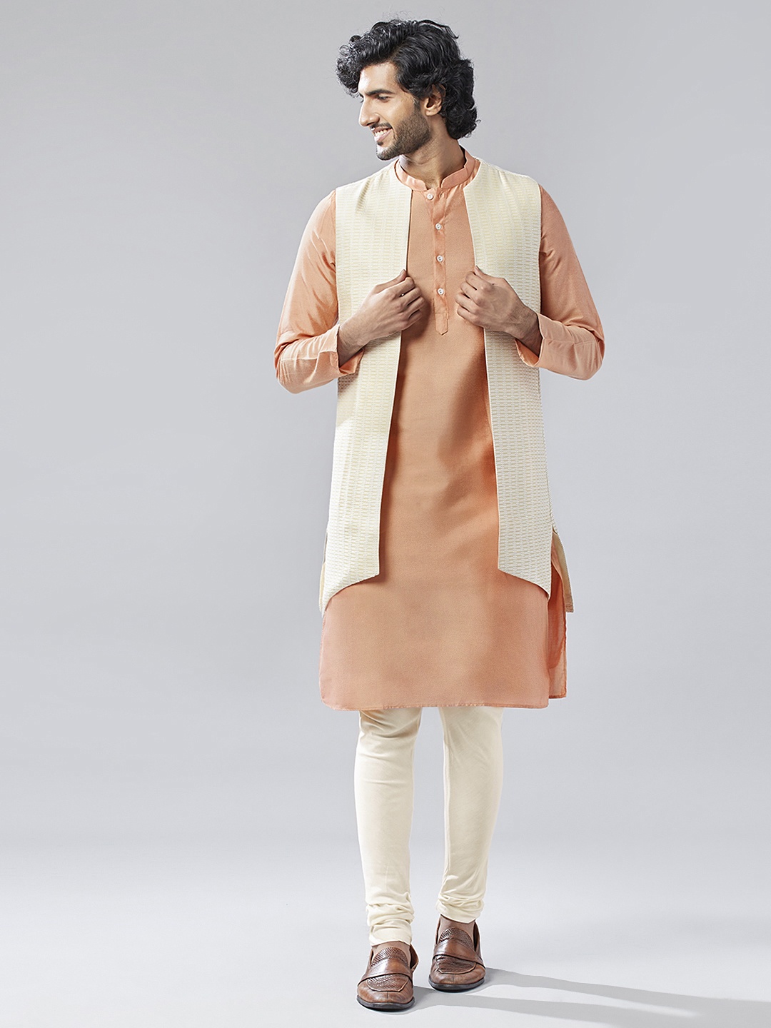 

KISAH Mandarin Collar Regular Straight Kurta With Churidar & Jacket, Peach