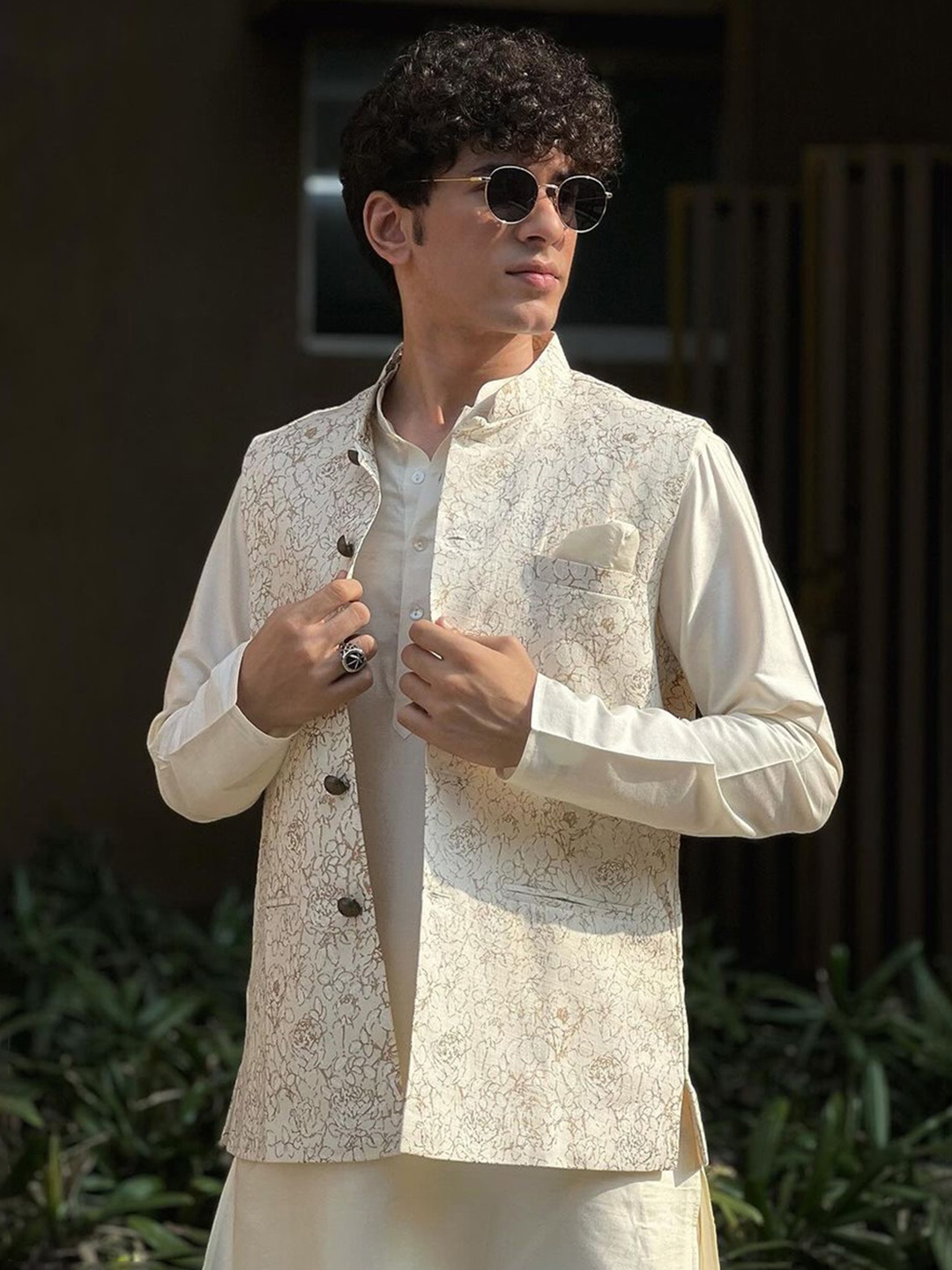 

KISAH Mandarin Collar Pure Cotton Kurta with Churidar & Nehru Jacket, Off white