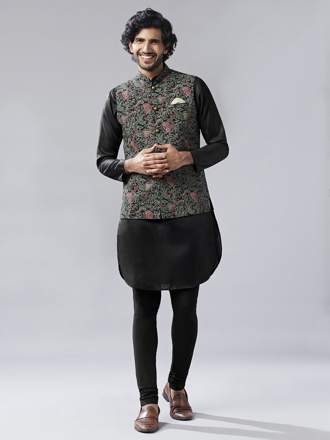 

KISAH Men Kantha Printed Regular Fit Kurta Jacket Churidar Set, Black