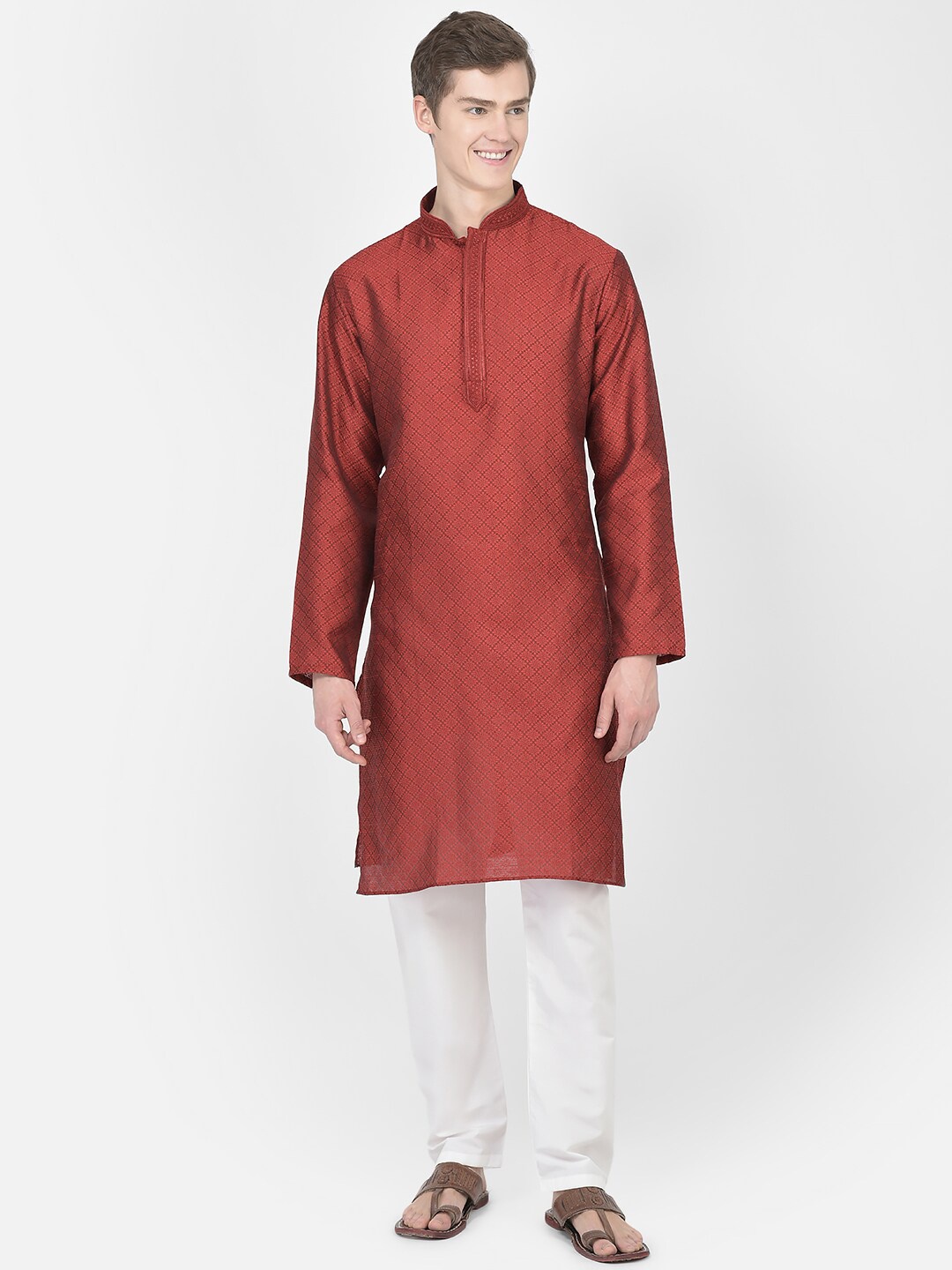 

SG LEMAN Woven Design Mandarin Collar Kurta with Pyjamas, Maroon