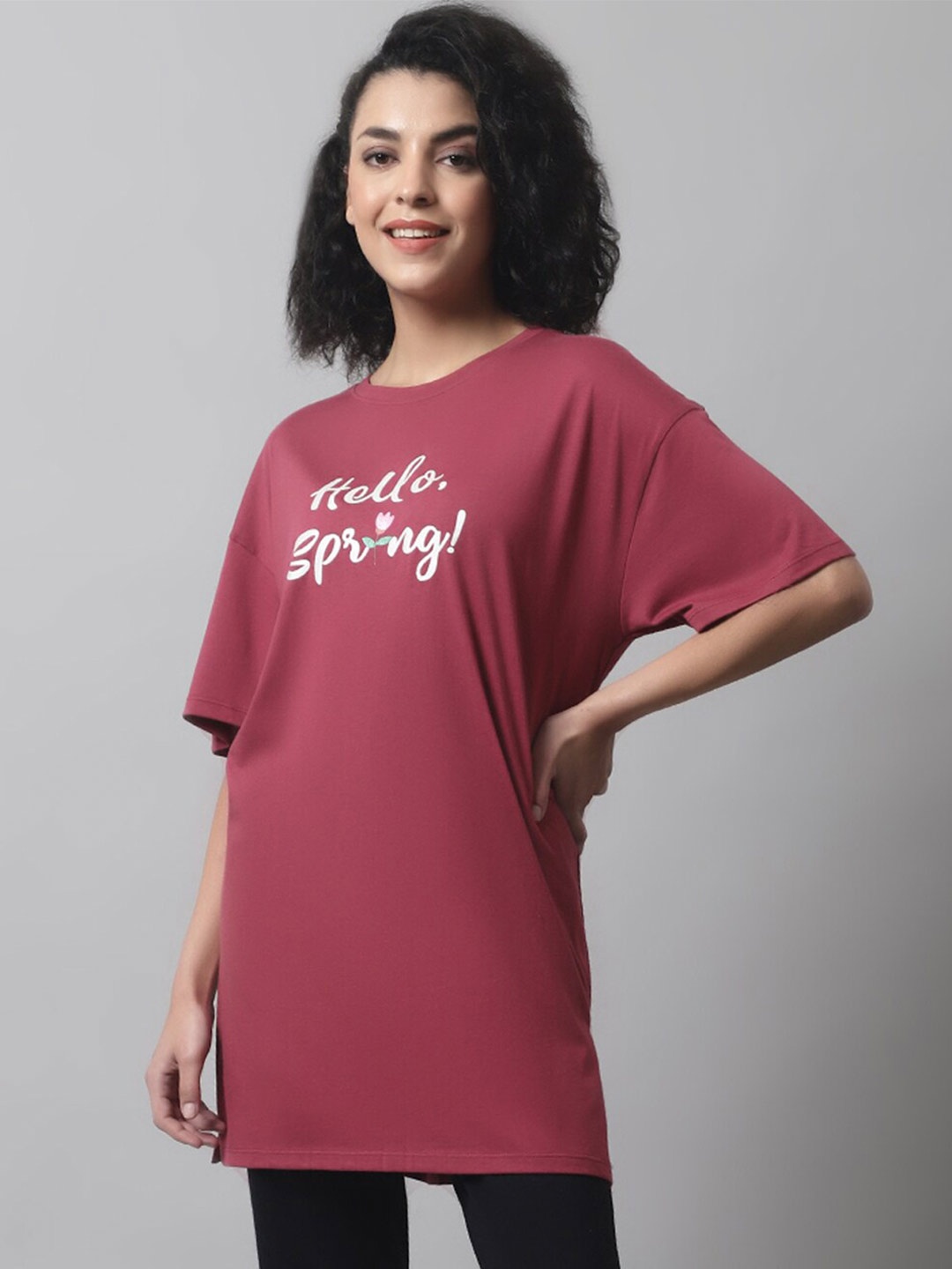 

Kanvin Red Typography Printed Drop-Shoulder Sleeves Oversized Longline T-shirt