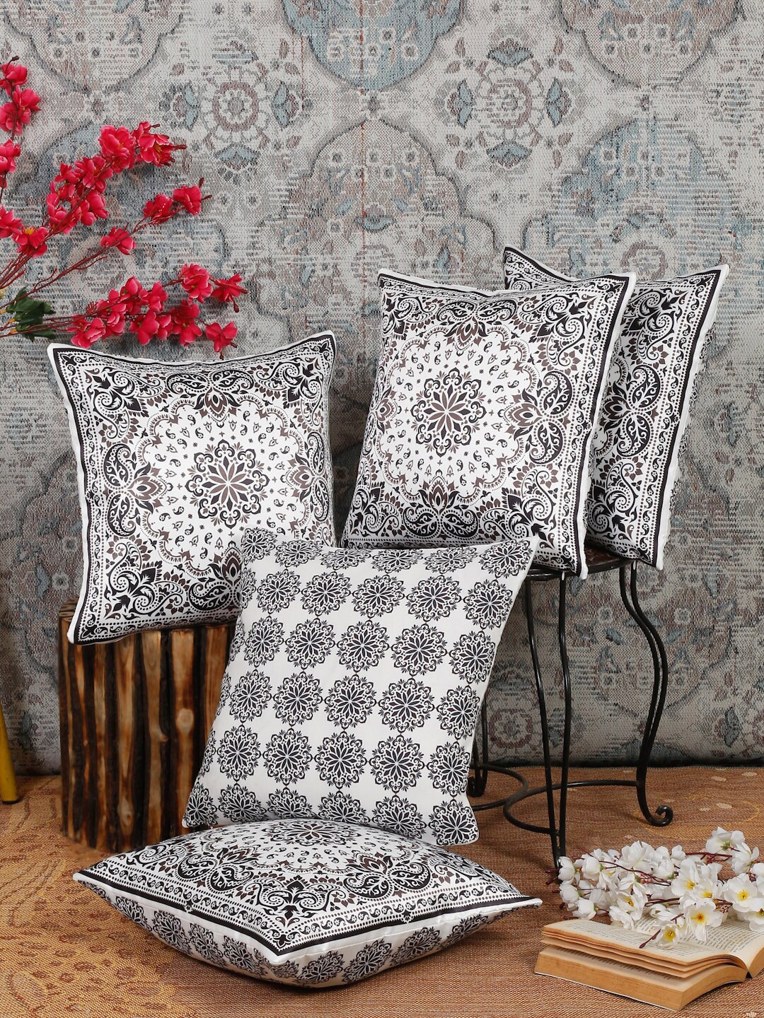 

Alina decor White & Black 5 Pieces Ethnic Motifs Square Cushion Covers