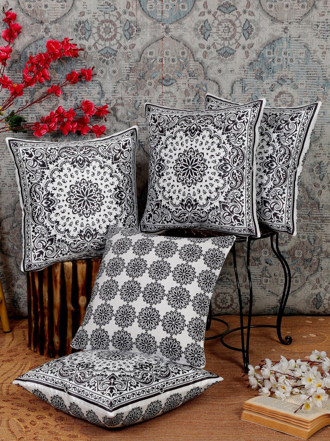 

Alina decor White & Black 5 Pieces Ethnic Motifs Square Cushion Covers