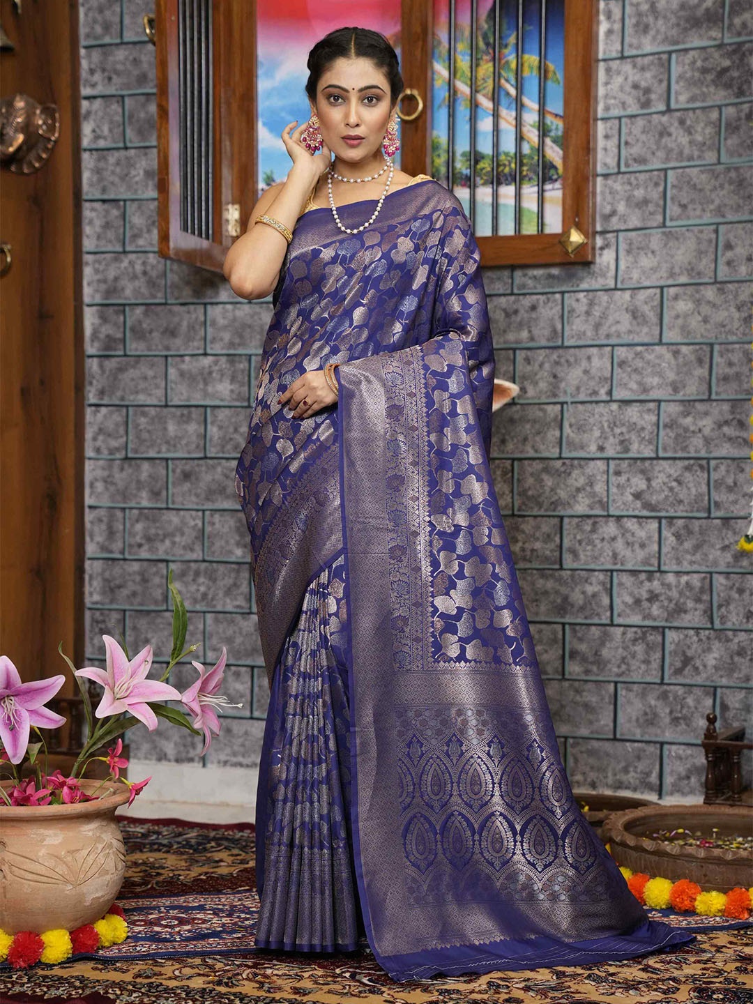 

elora Floral Woven Design Zari Kanjeevaram Saree, Navy blue