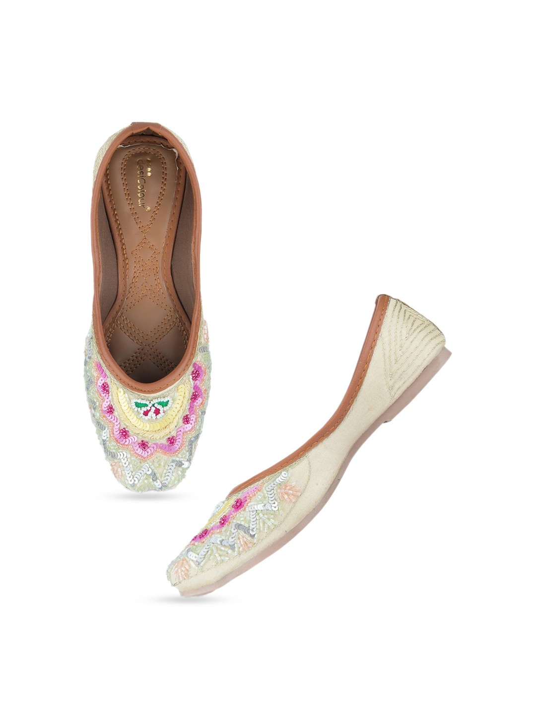 

DESI COLOUR Women Round Toe Ethnic - Embellished Mojaris, Off white