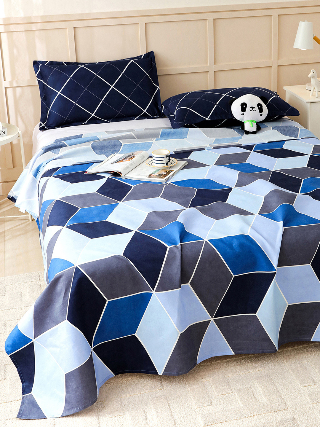 Story@home Blue Geometric Polyester 160 TC Queen Bedsheet with 2 Pillow Covers-89 x 98In
