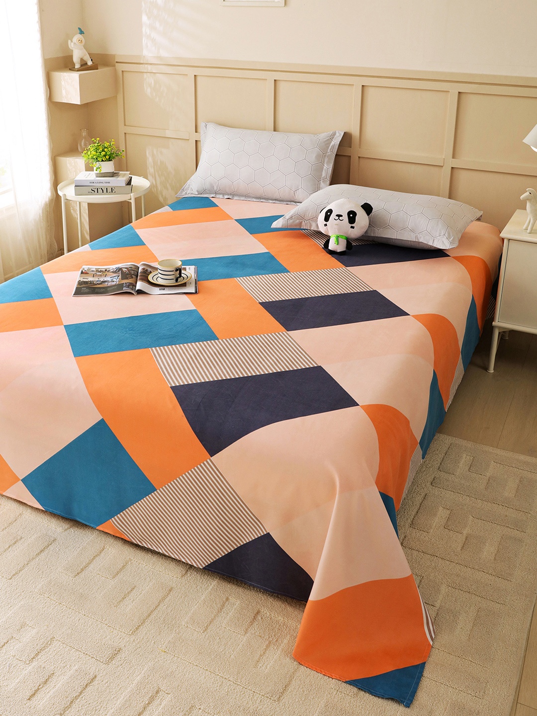 

Story@home Arena Peach-Coloured Printed 180 TC Queen Bedsheet & 2 Pillow Covers