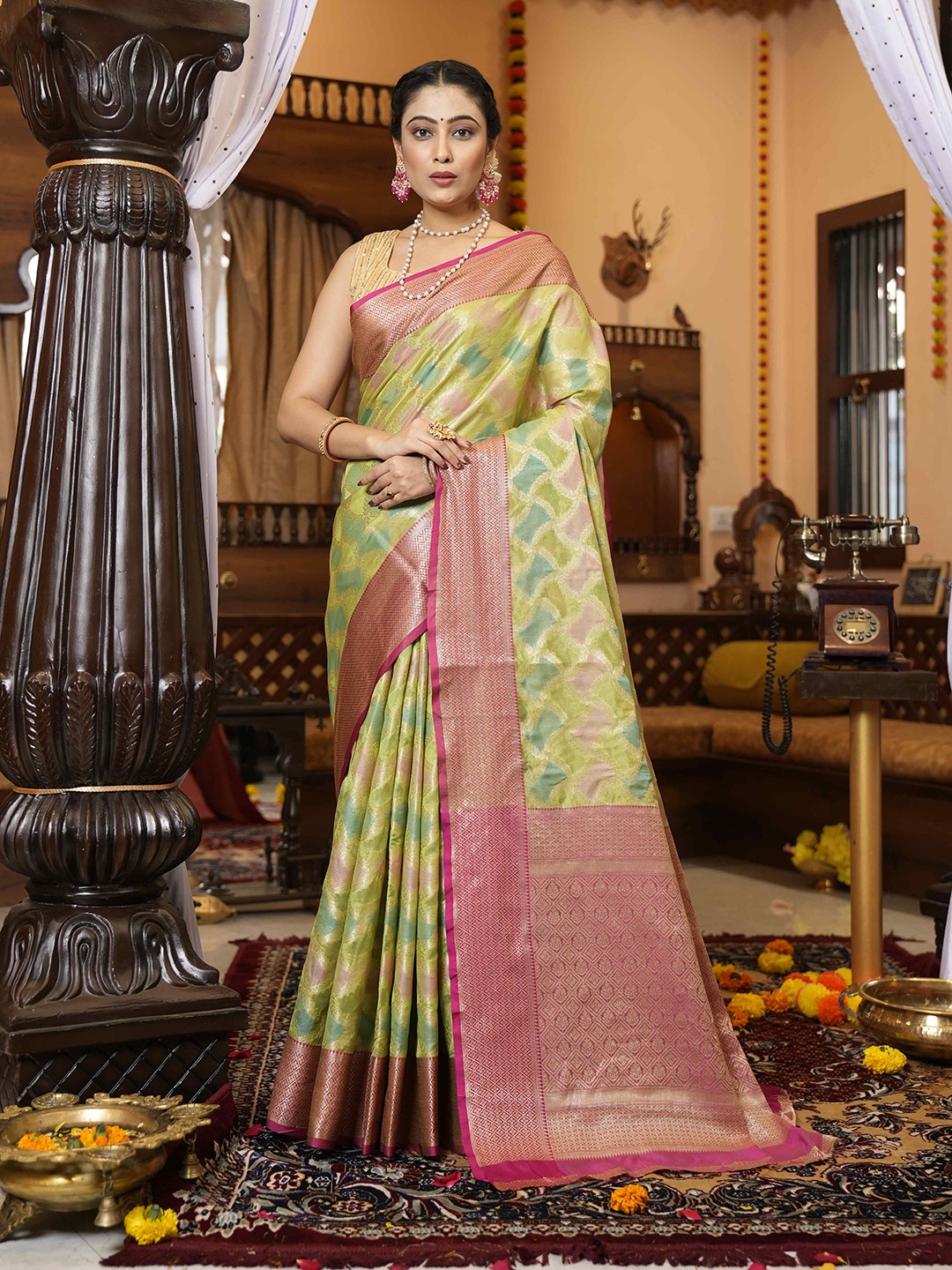 

elora EthnicWoven Design Zari Organza Bhagalpuri Saree, Green