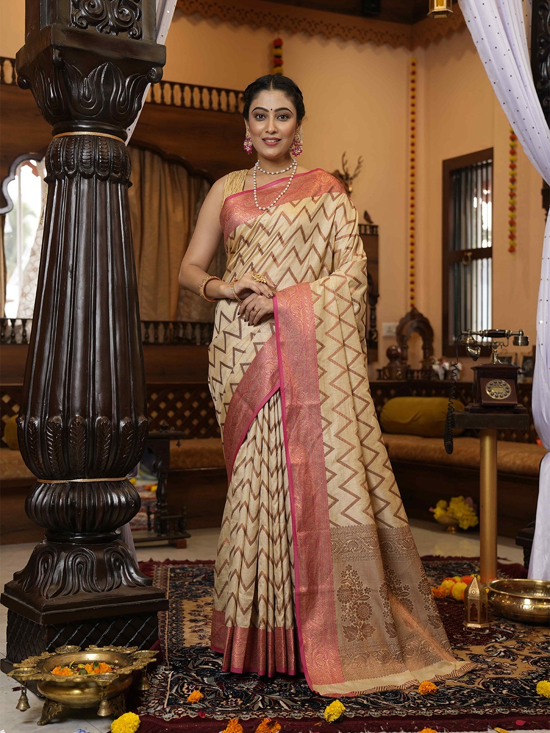 

elora Geometric Woven Design Zari Katan Silk Bhagalpuri Saree, Cream