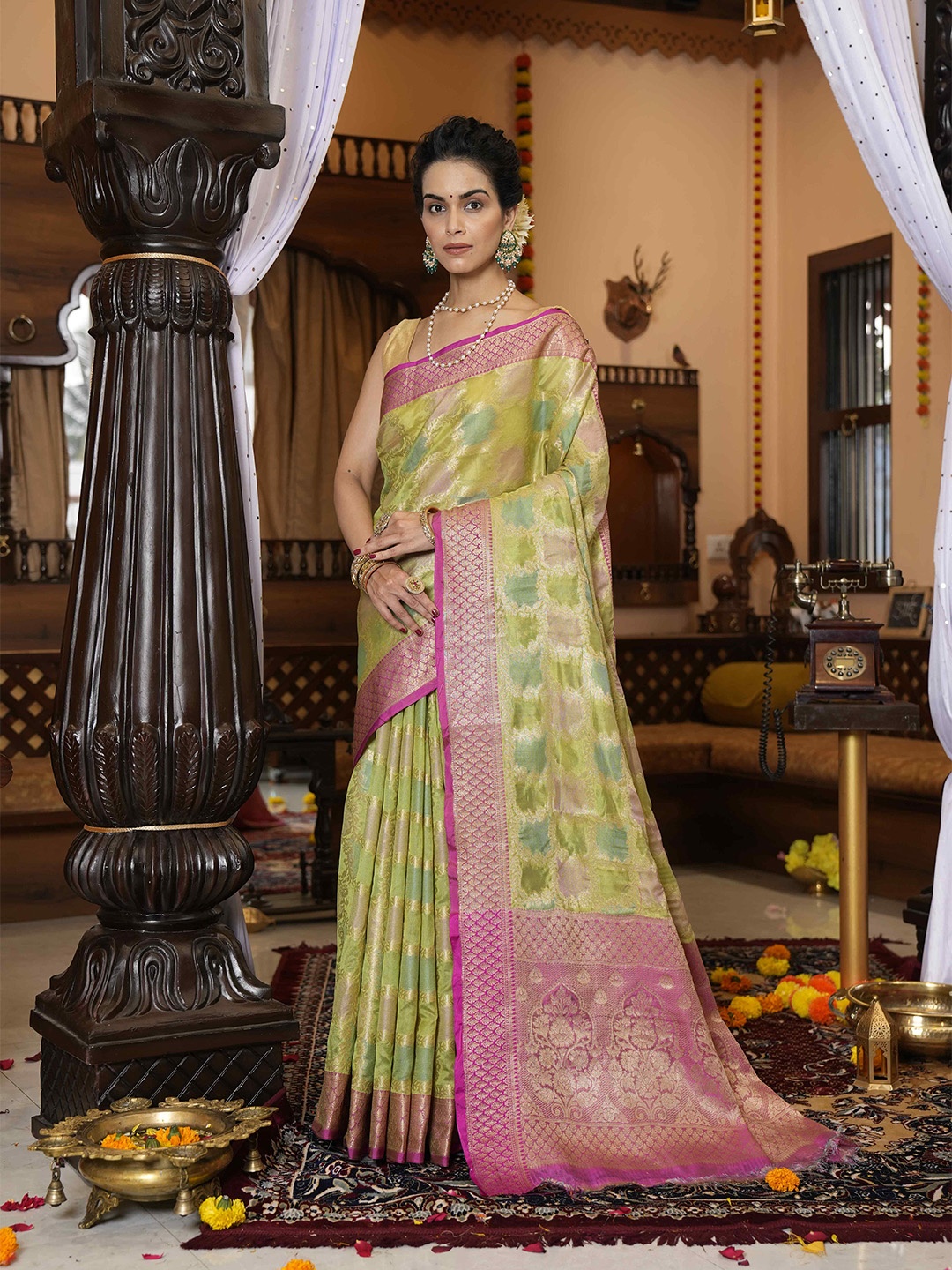 

elora Ethnic Motif Woven Design Bhagalpuri Saree, Green