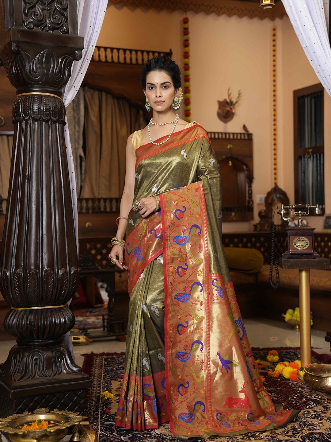 

elora Ethnc Motif Woven Design Zari Tissue Paithani Saree, Green