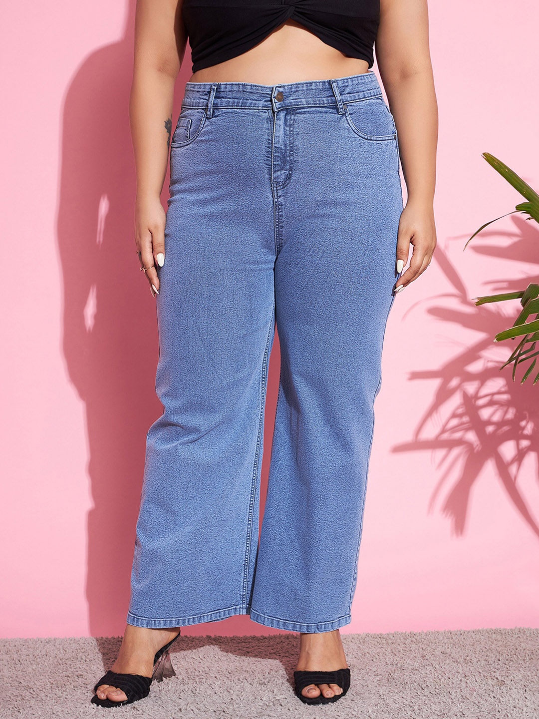

SASSAFRAS Curve Women Plus Size Straight Fit High-Rise Low Distress Stretchable Jeans, Blue
