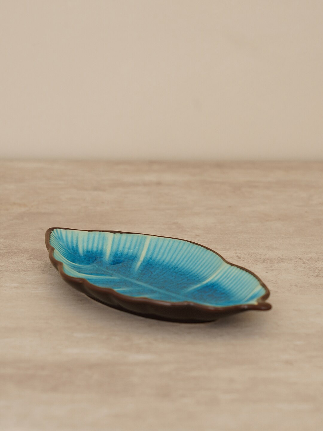 

Pure Home and Living Blue Ombre Adler Ceramic Leaf Platter