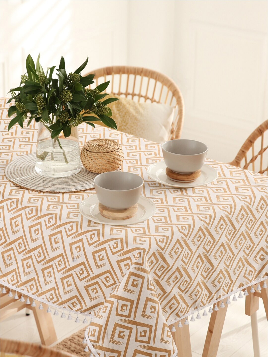 

URBAN SPACE Taue & White Printed Pure Cotton 4-Seater Table Cover, Taupe