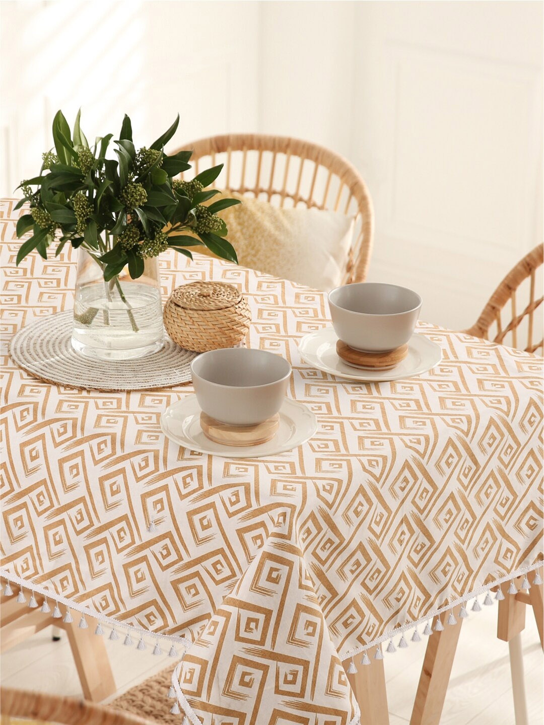 

URBAN SPACE Taupe & White Printed Pure Cotton 4-Seater Table Cover