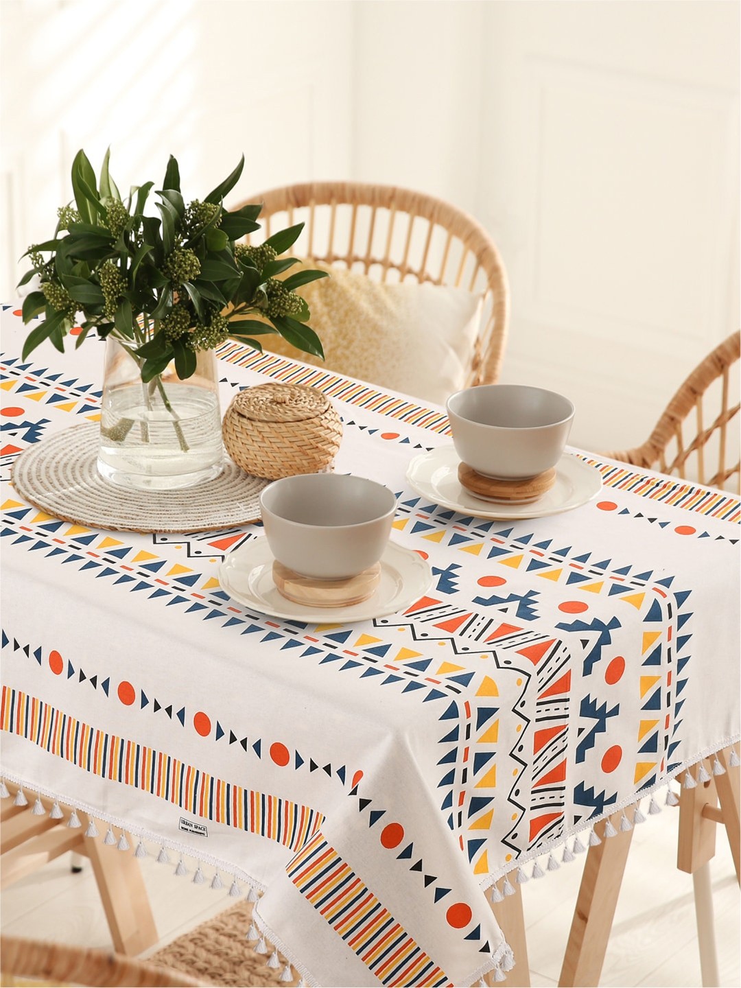 

URBAN SPACE White & Blue Geometric Printed Pure Cotton 4-Seater Table Cover
