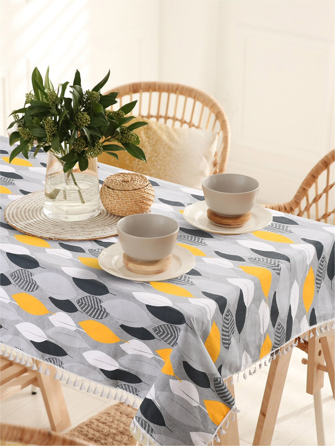 

URBAN SPACE Grey & Yellow Printed Pure Cotton 6-Seater Table Cover
