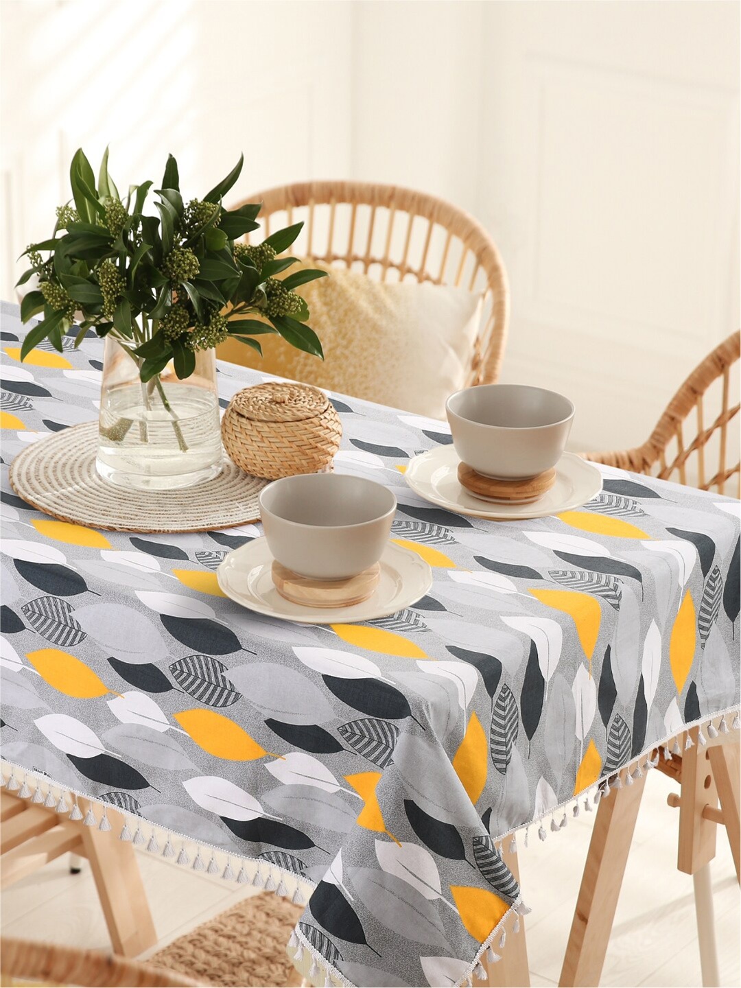 

URBAN SPACE Grey & Yellow Printed Pure Cotton 4-Seater Table Cover