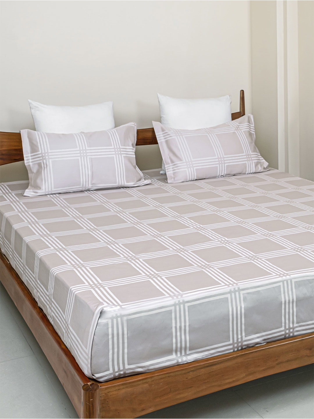 

Clasiko Spectrum Beige & White Geometric 400 TC Cotton King Bedsheet With 2 Pillow Covers