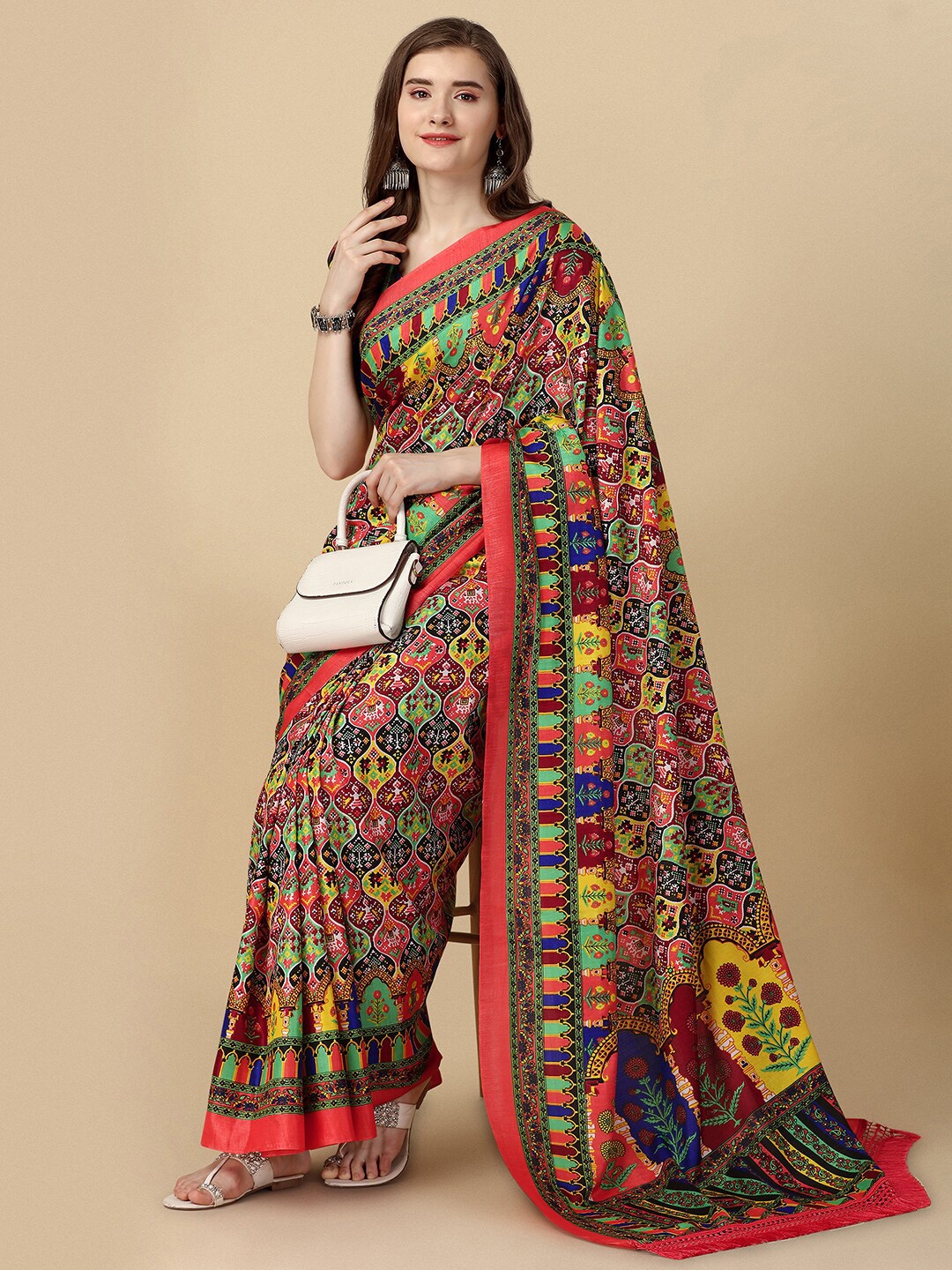 

GORGONE Ethnic Motifs Printed Patola Saree, Red