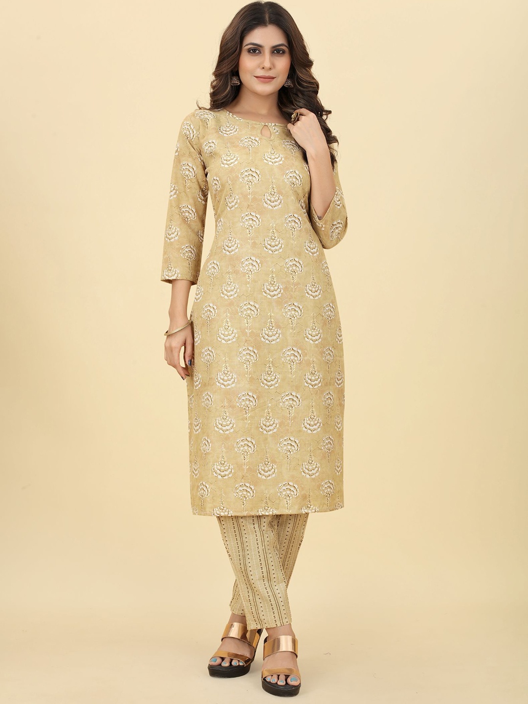 

KALINI Floral Printed Keyhole Neck Kurta With Trousers, Yellow