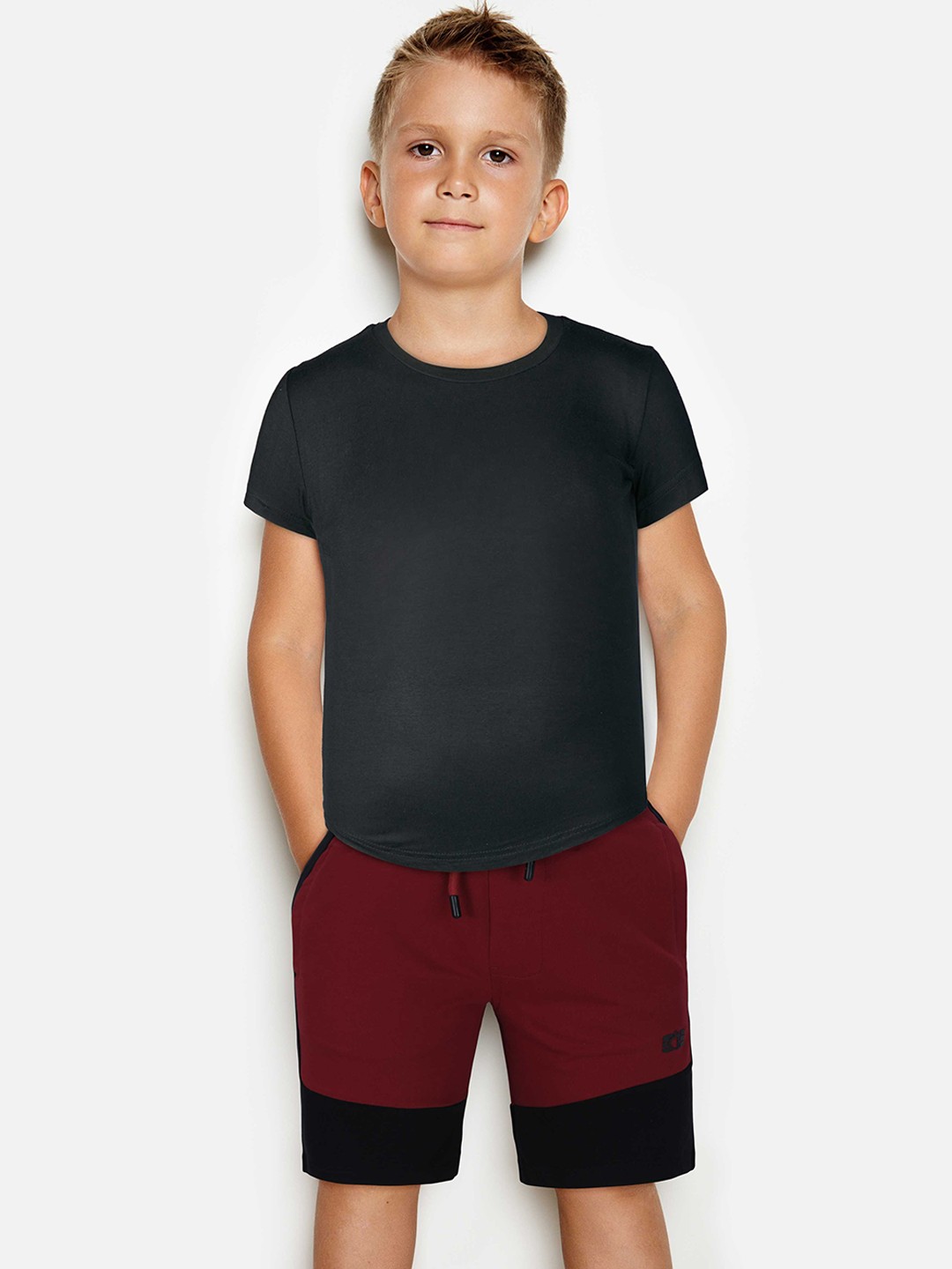 

Gini and Jony Boys Colourblocked Mid-Rise Cotton Shorts, Red