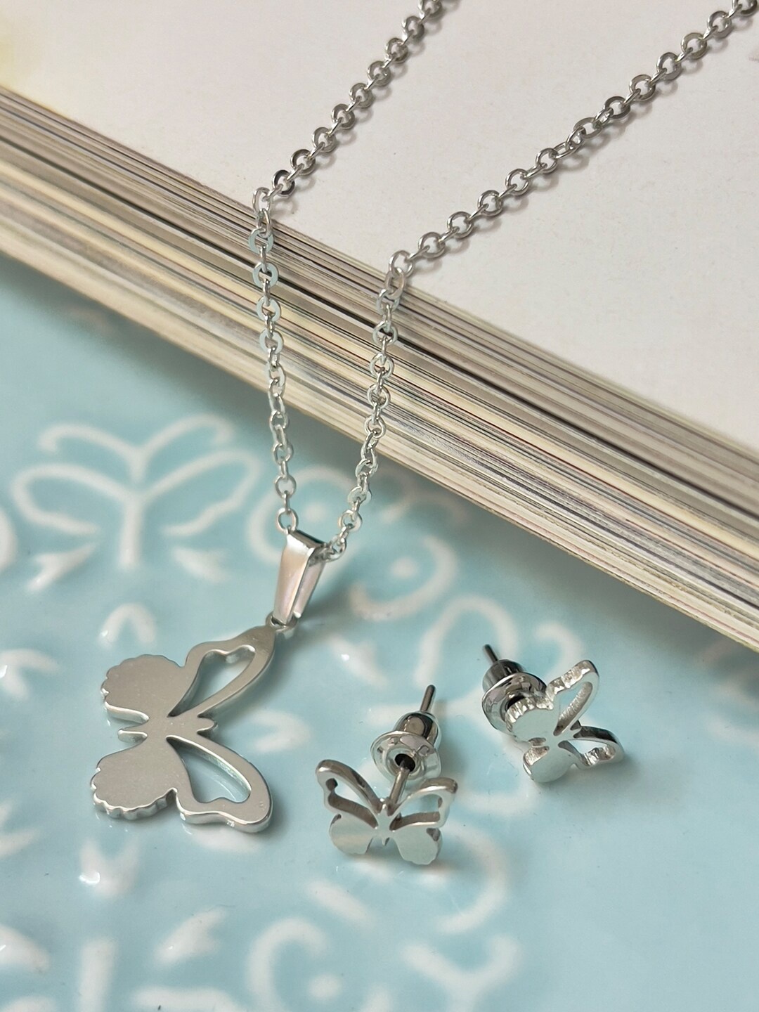 

Ayesha Butterfly Shaped Jewellery Set, Silver