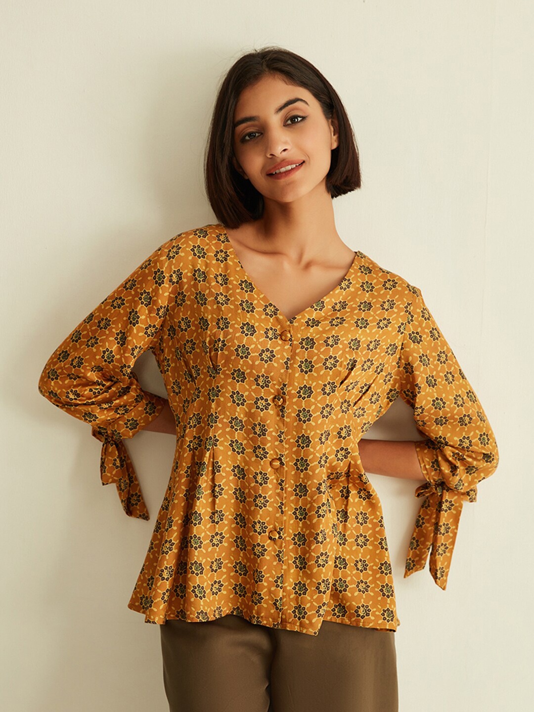 

Ancestry Floral Printed Puff Sleeve Empire Top, Yellow