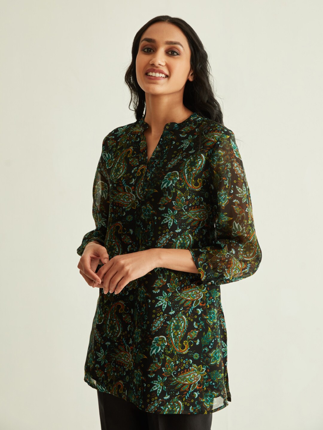 

Ancestry Paisley Printed Mandarin Collar Kurti, Green