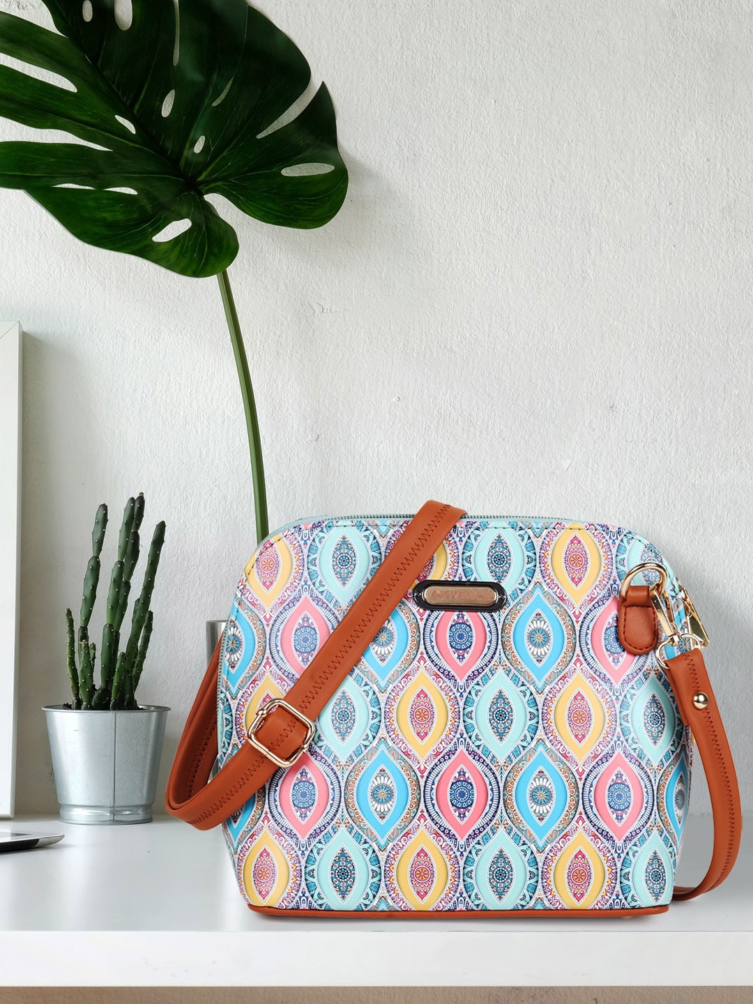 

AMYENCE Ethnic Motifs Printed structured Sling Bag, Pink