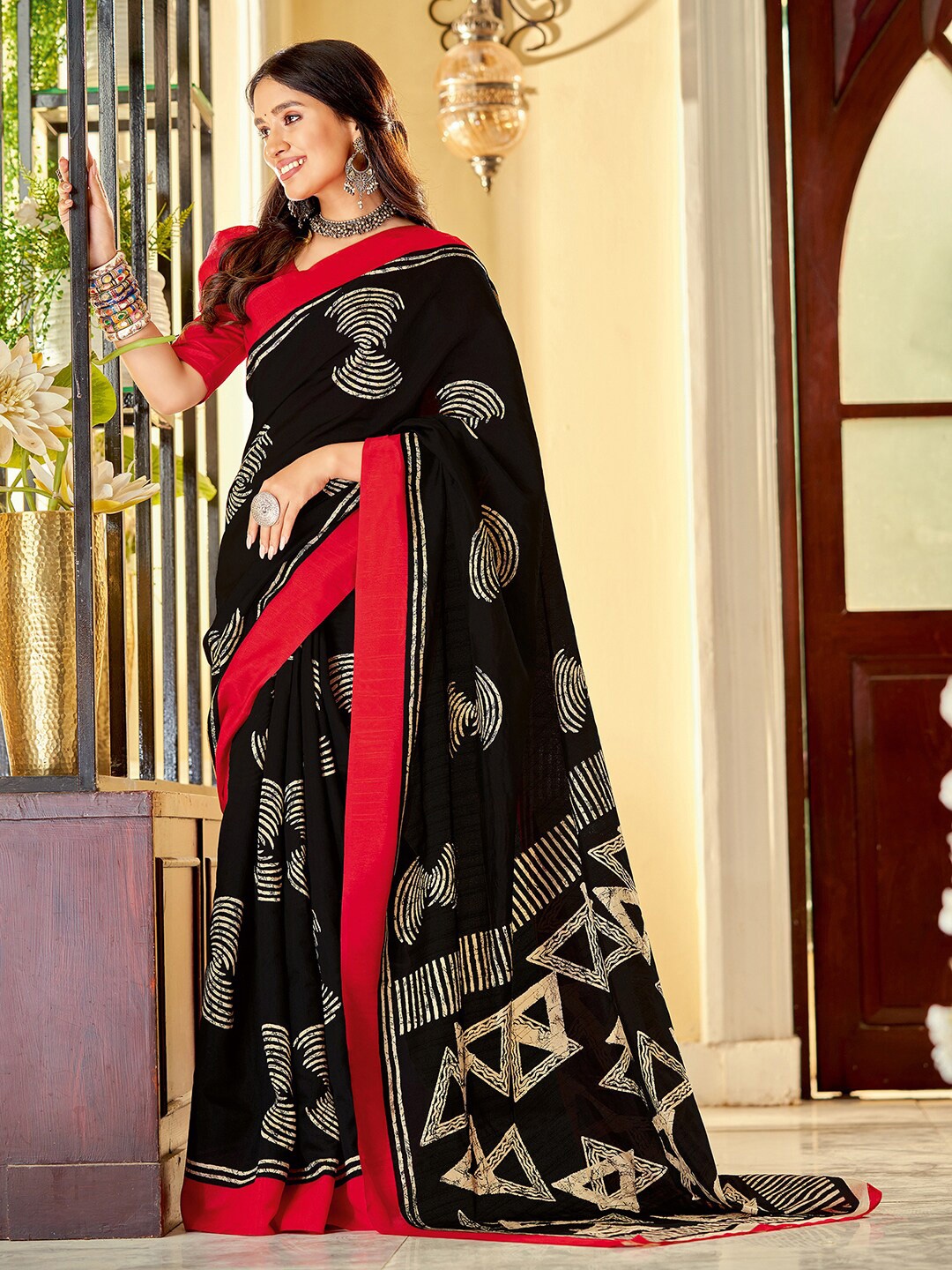 

KALINI Abstract Printed Saree, Black