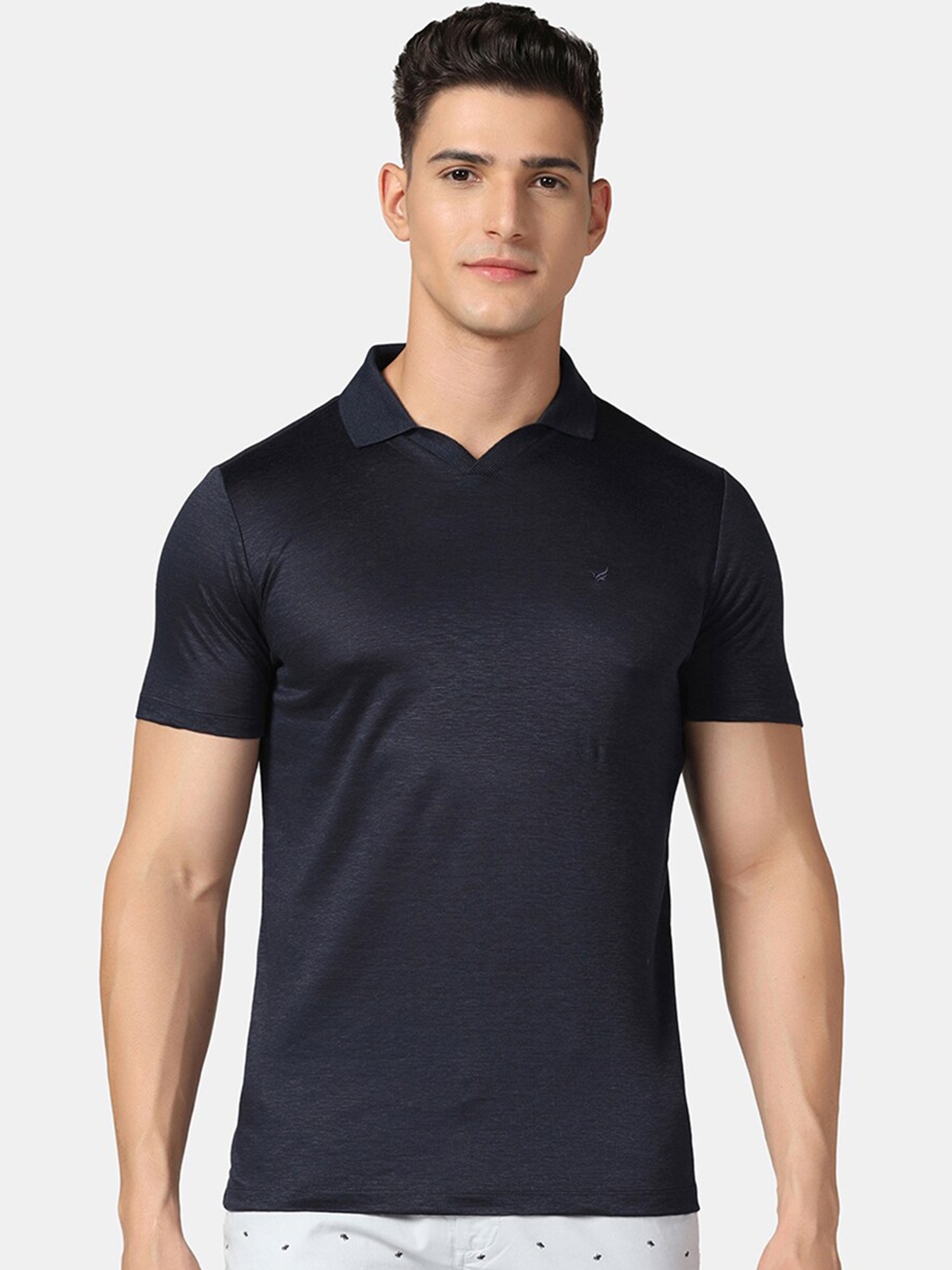 

Blackberrys Polo Collar Pure Linen Slim Fit T-shirt, Navy blue