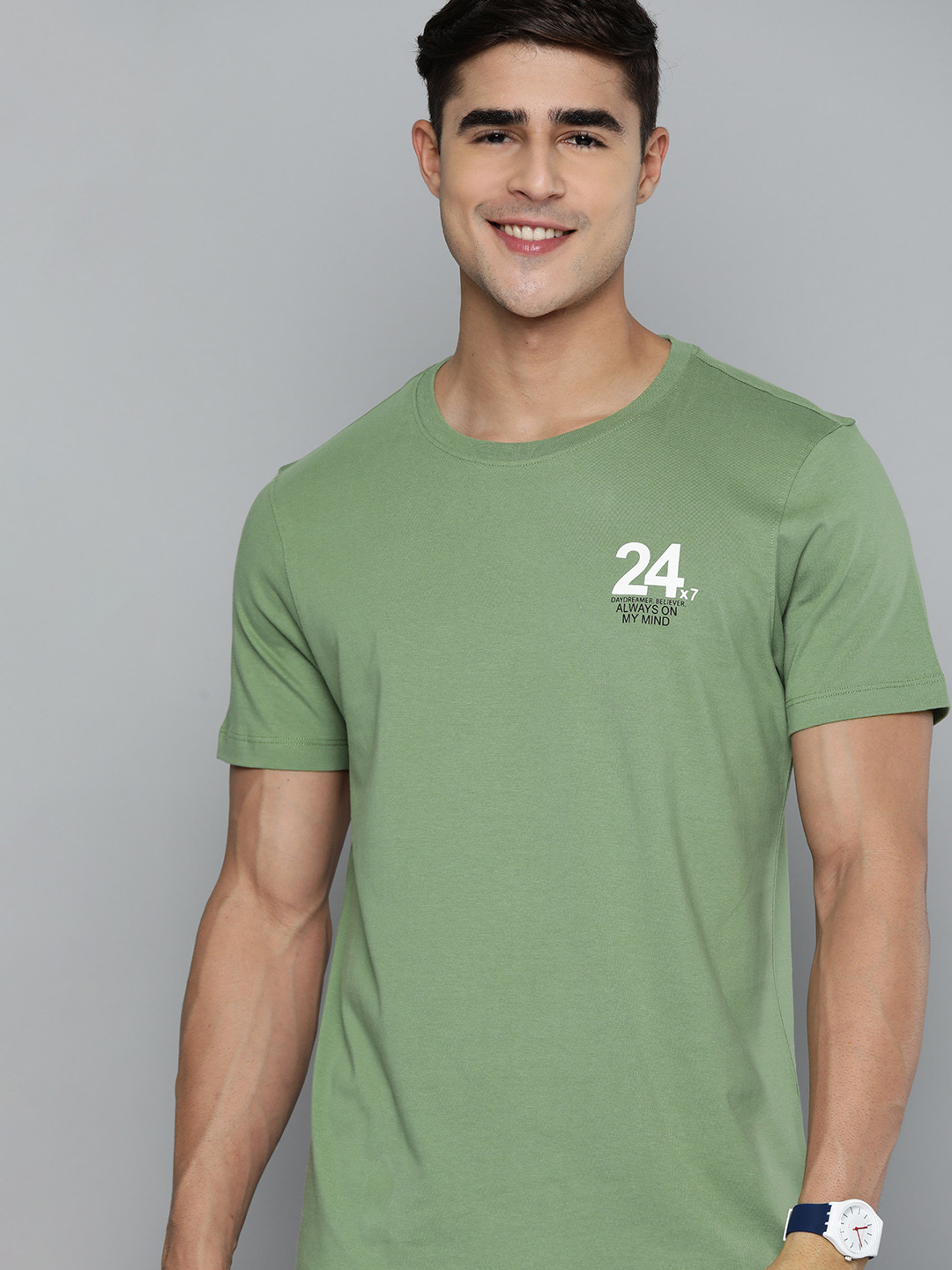

Mast & Harbour Solid Pure Cotton T-shirt, Olive