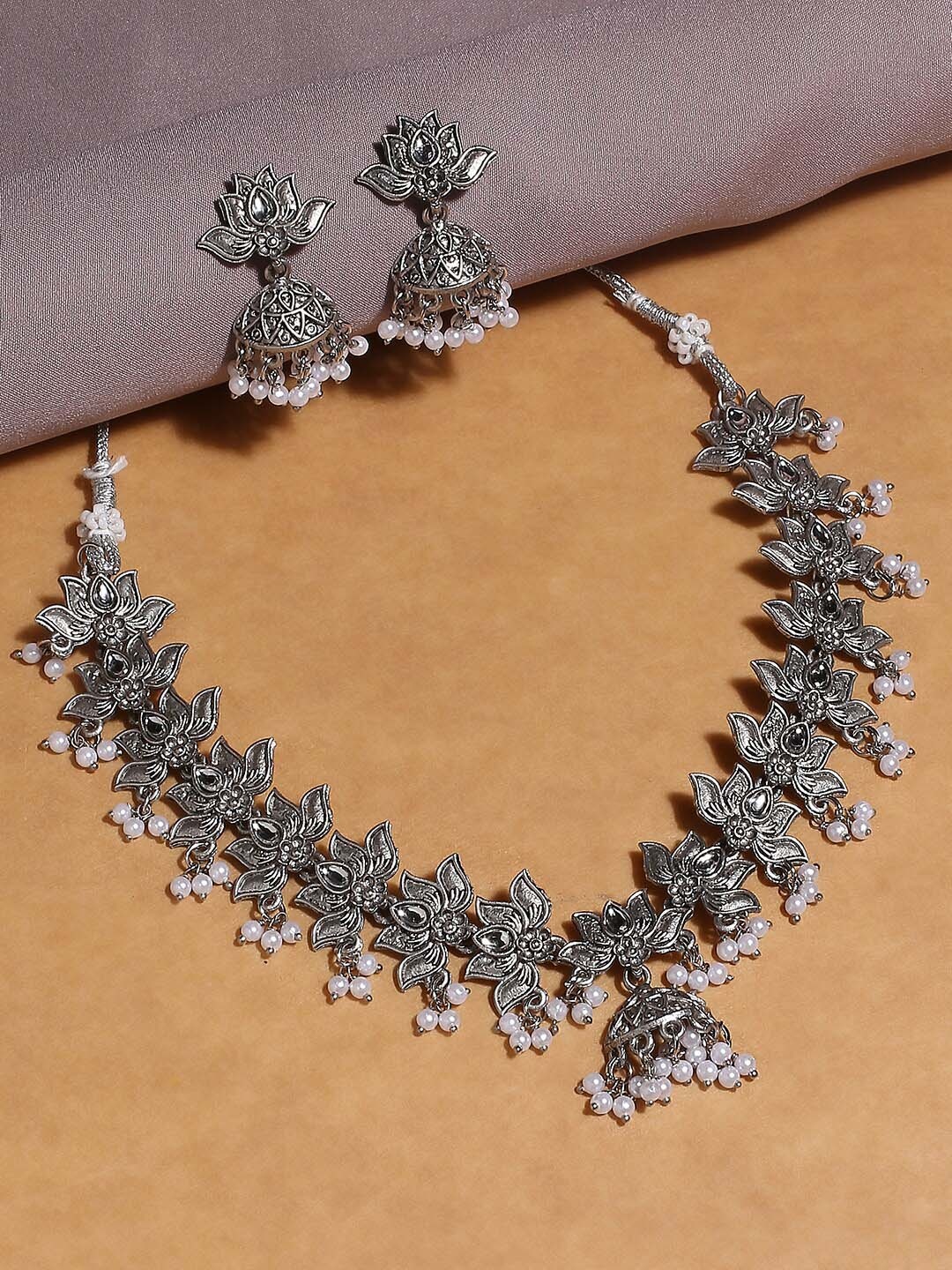 

OOMPH Silver-Plated Kundan-Studded & Beaded Oxidized Choker Jewellery Set