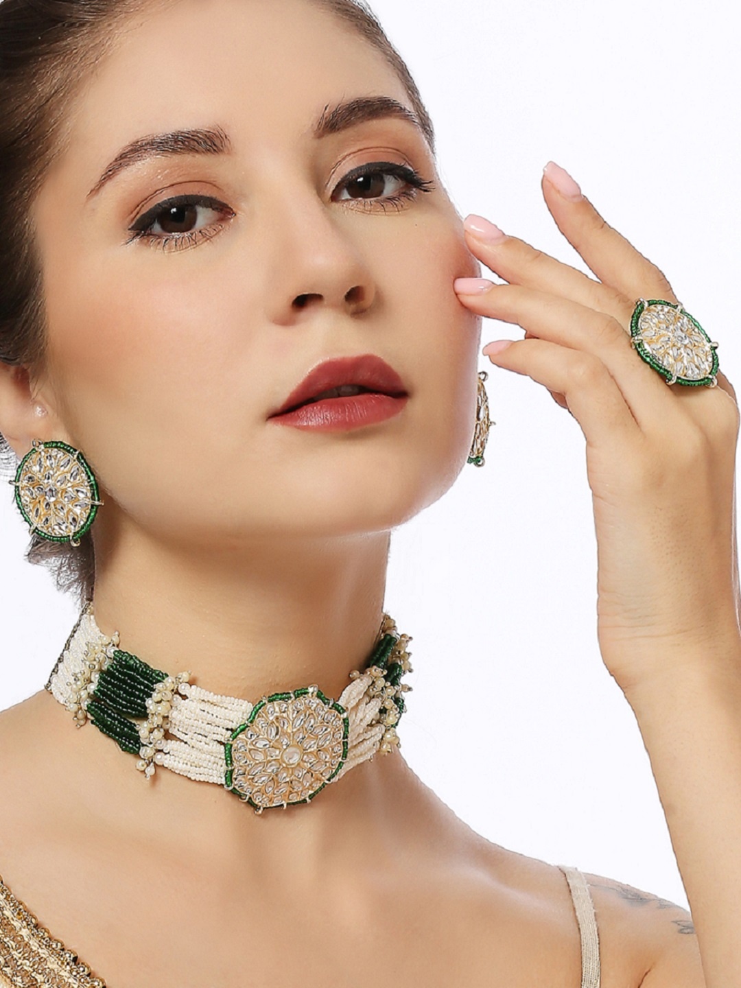 

OOMPH Gold-Plated Kundan Studded & Beaded Jadau Choker Jewellery Set
