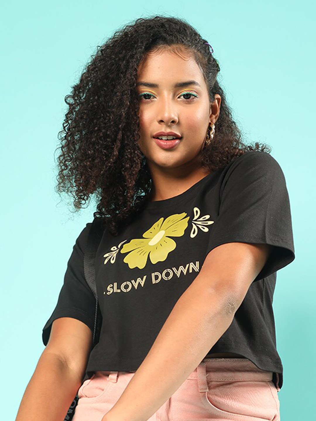 

JUNEBERRY Round Neck Floral Printed Cropped Cotton T-shirt, Black