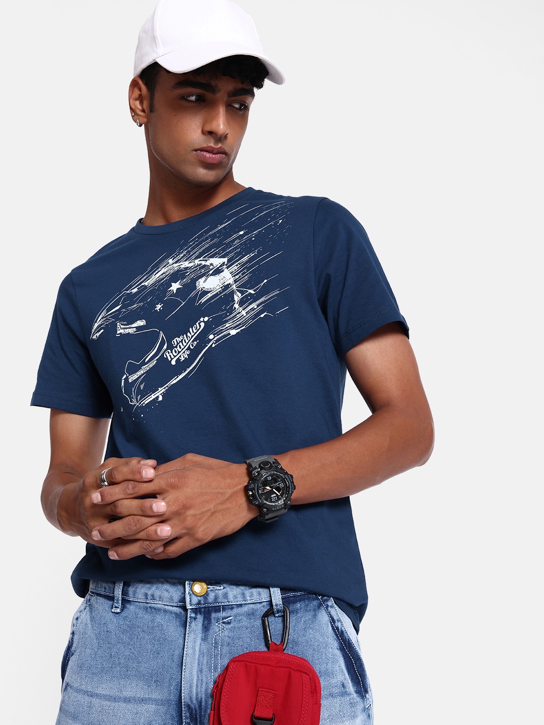 

The Roadster Lifestyle Co. Men Navy Blue Pure Cotton Summertime Solace Digi Prints T-shirt